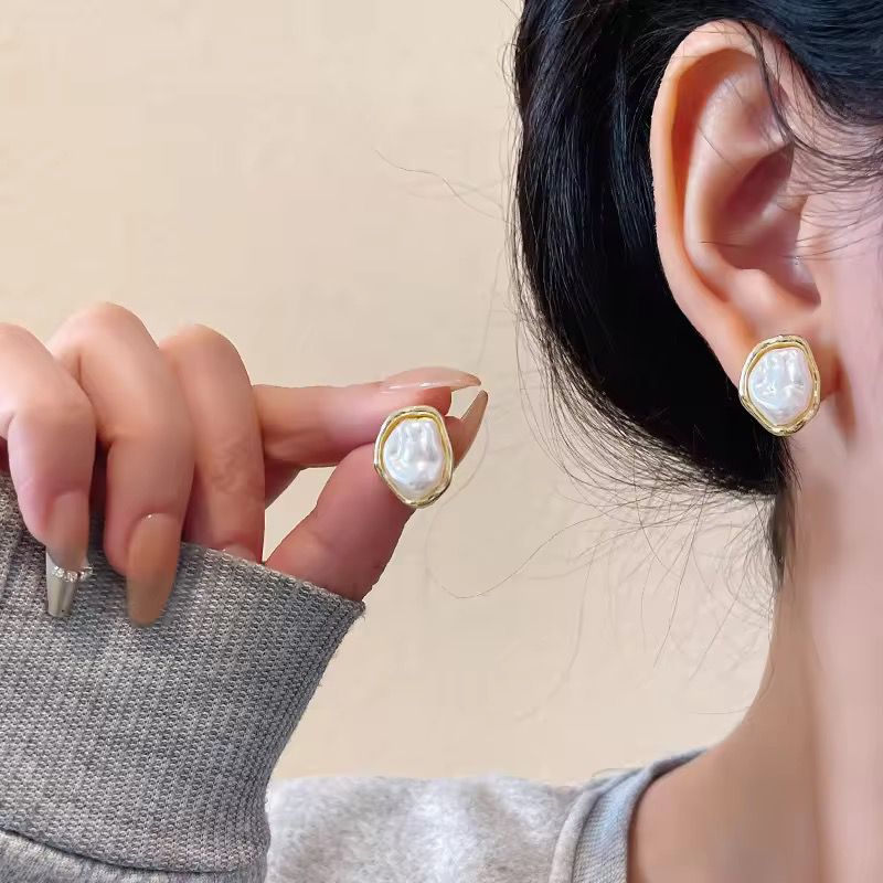 Baroque Pearl Earrings